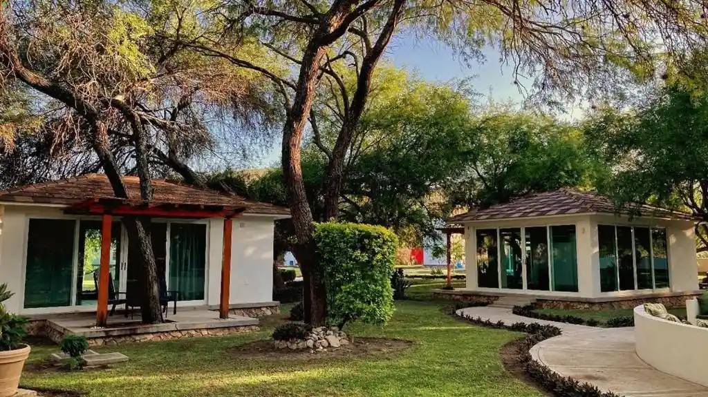 Garden cottages at Hotel Los Lirios